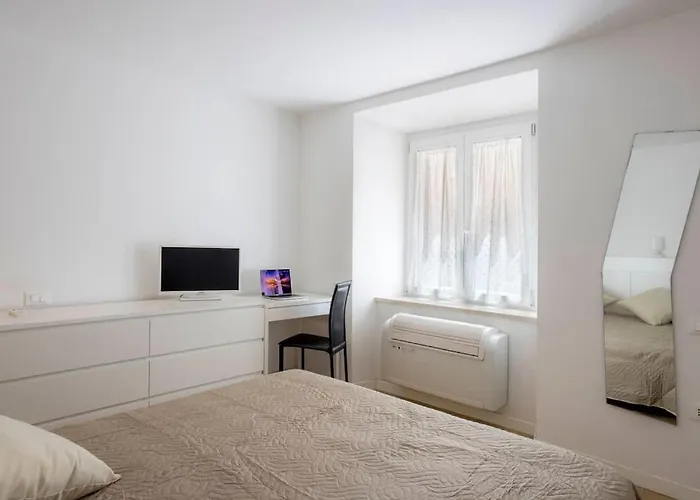 Luxury Appartament Piazza Roma Apartment